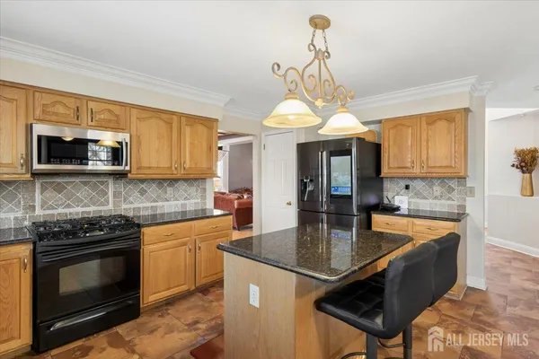 $965,000 | 15 Congress Lane, South River, NJ 08882