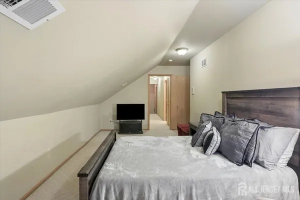 $965,000 | 15 Congress Lane, South River, NJ 08882