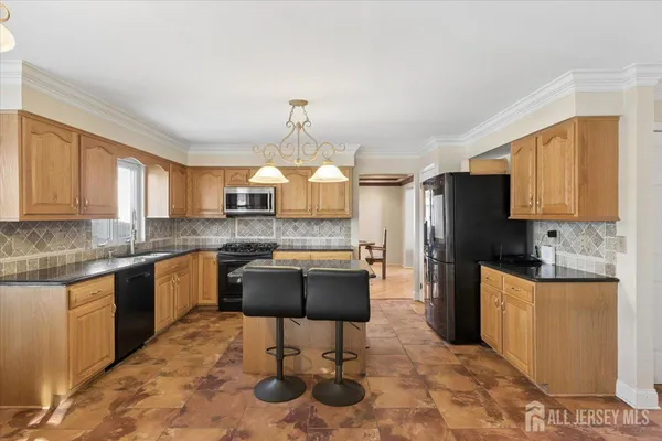 $965,000 | 15 Congress Lane, South River, NJ 08882