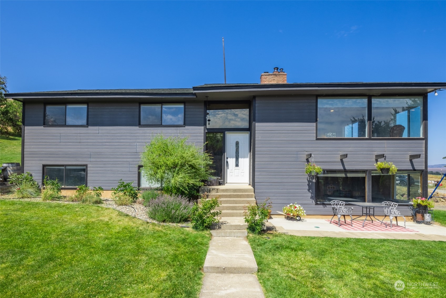2353 Hunter Road Ellensburg, WA 98926 - Photo 2 of 34 Gallery Image 2