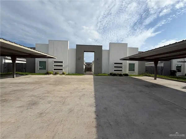 $1,000 | 1403 West Heritage Drive, Unit 2, Pharr, TX 78577