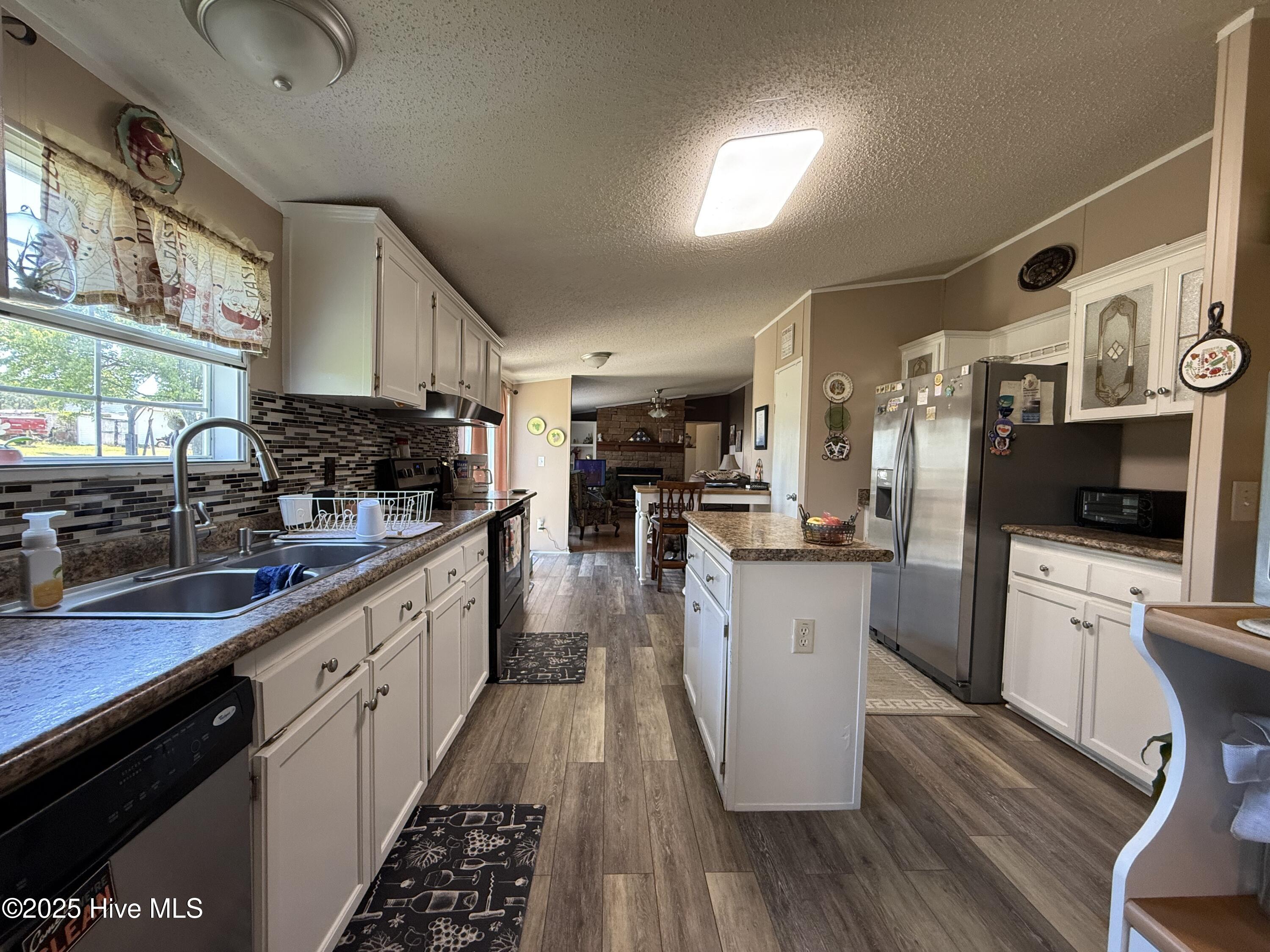 274 Norris Road Swansboro, NC 28584 - Photo 26 of 58 Kitchen