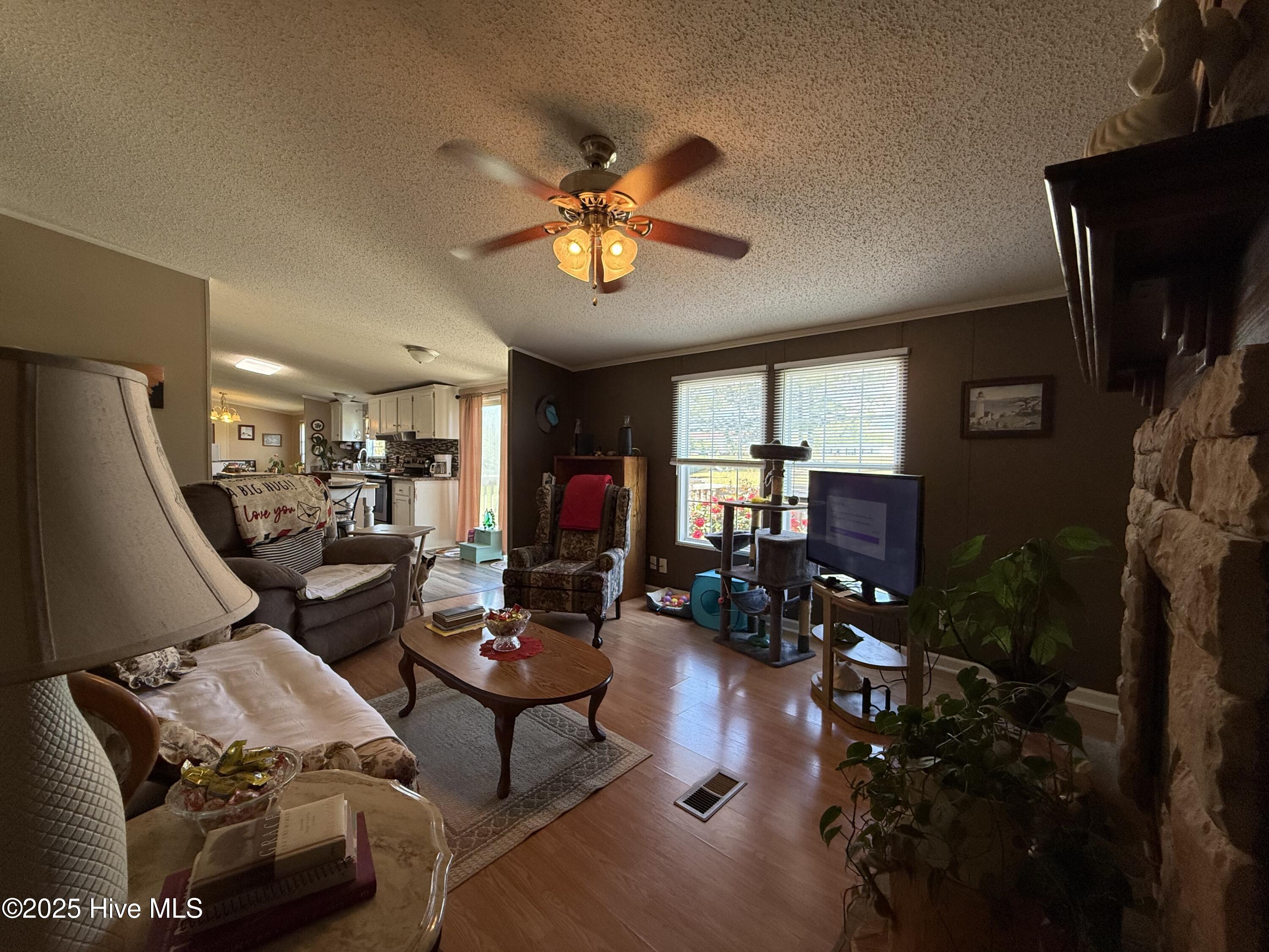 274 Norris Road Swansboro, NC 28584 - Photo 31 of 58 Living Area