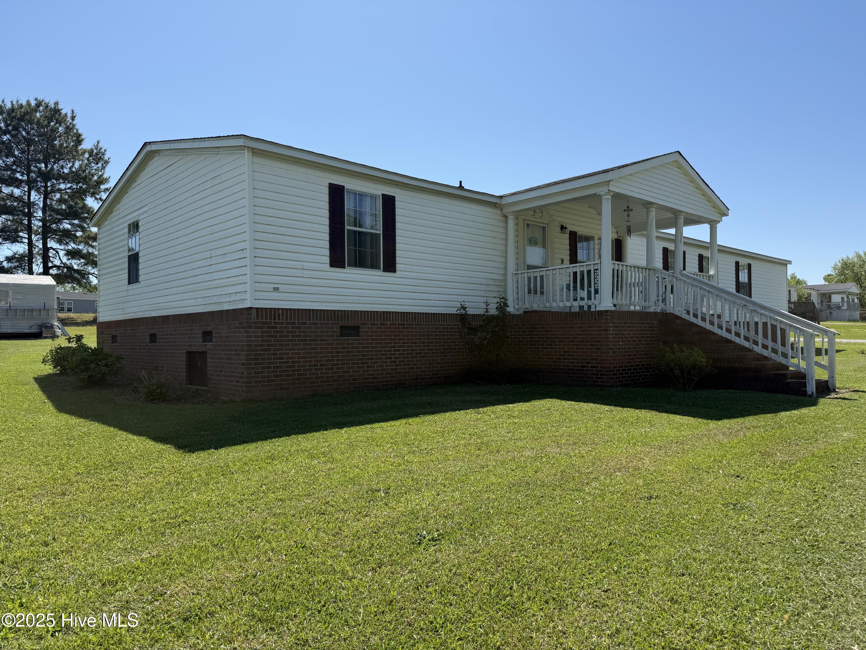 274 Norris Road Swansboro, NC 28584 - Photo 4 of 58 Front View
