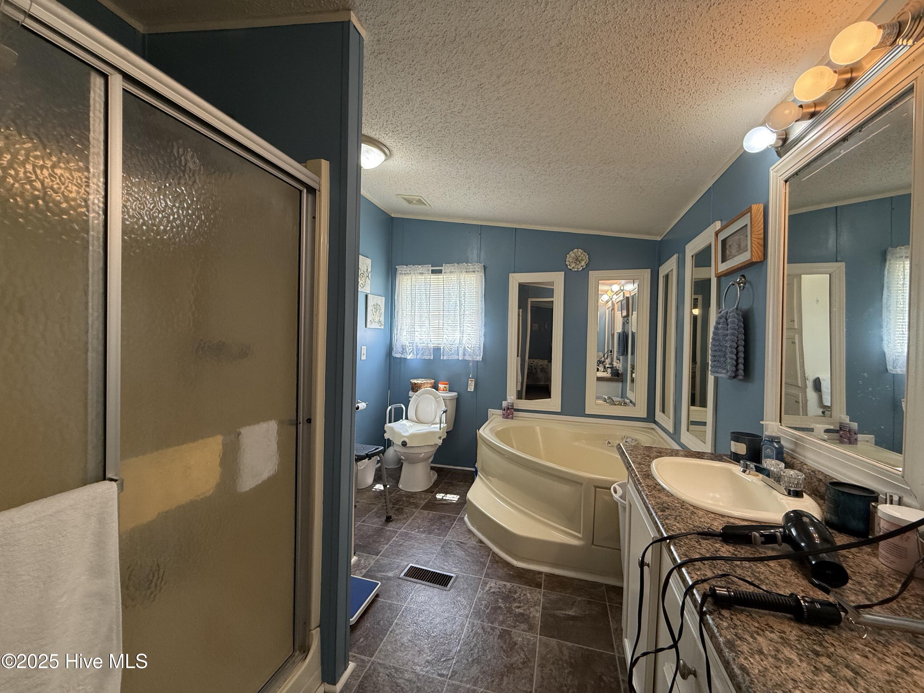 274 Norris Road Swansboro, NC 28584 - Photo 52 of 58 Master Bathroom