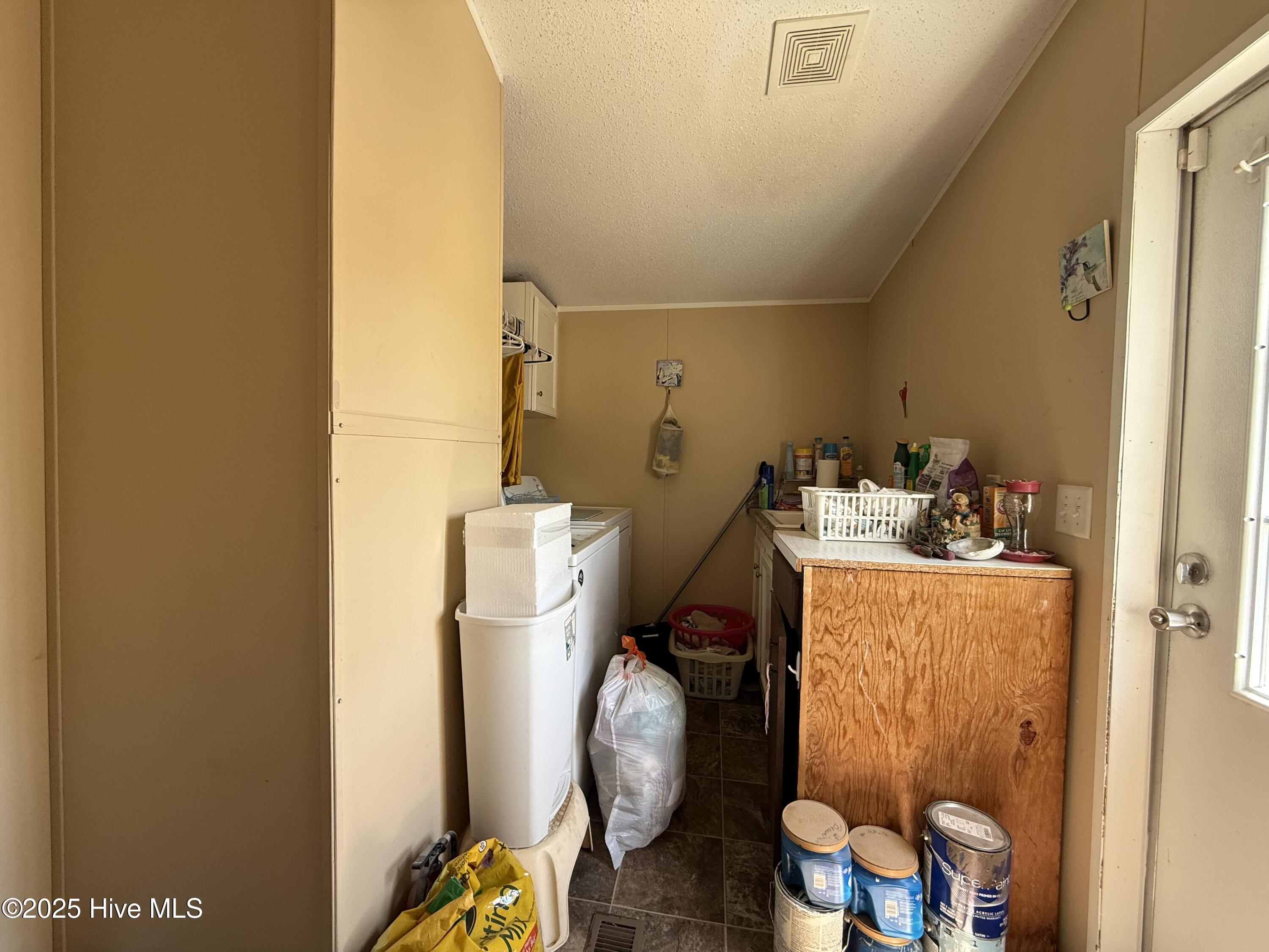 274 Norris Road Swansboro, NC 28584 - Photo 57 of 58 Laundry Room