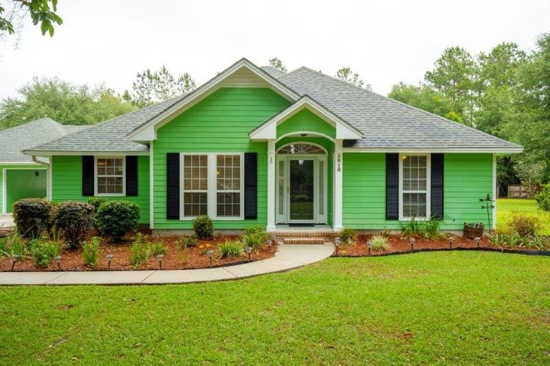 3818 Raintree Circle Valdosta, GA 31601 - Photo 3 of 35 Gallery Image 3