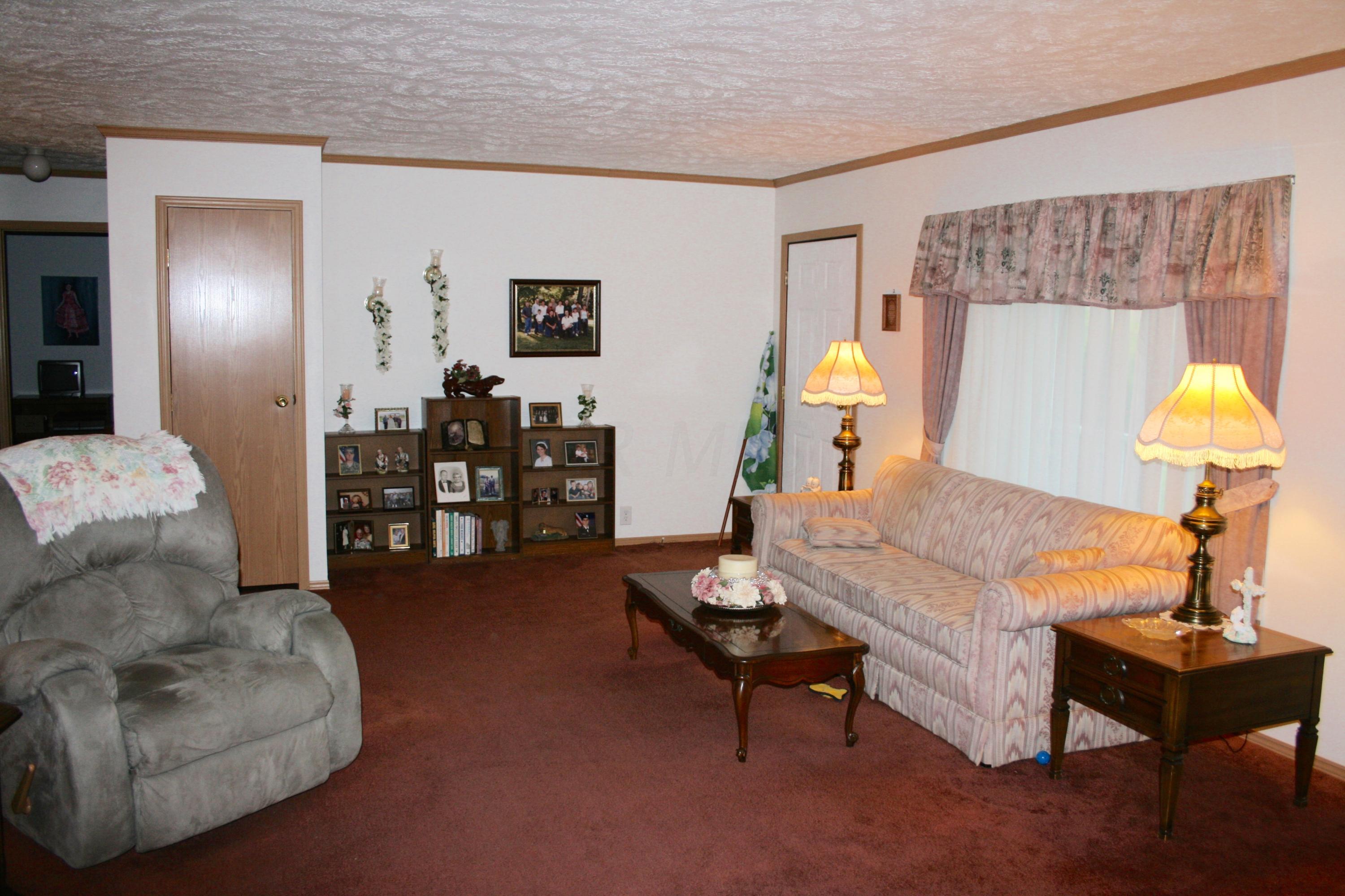 9315 Frazeysburg Road Dresden, OH 43821 - Photo 3 of 9