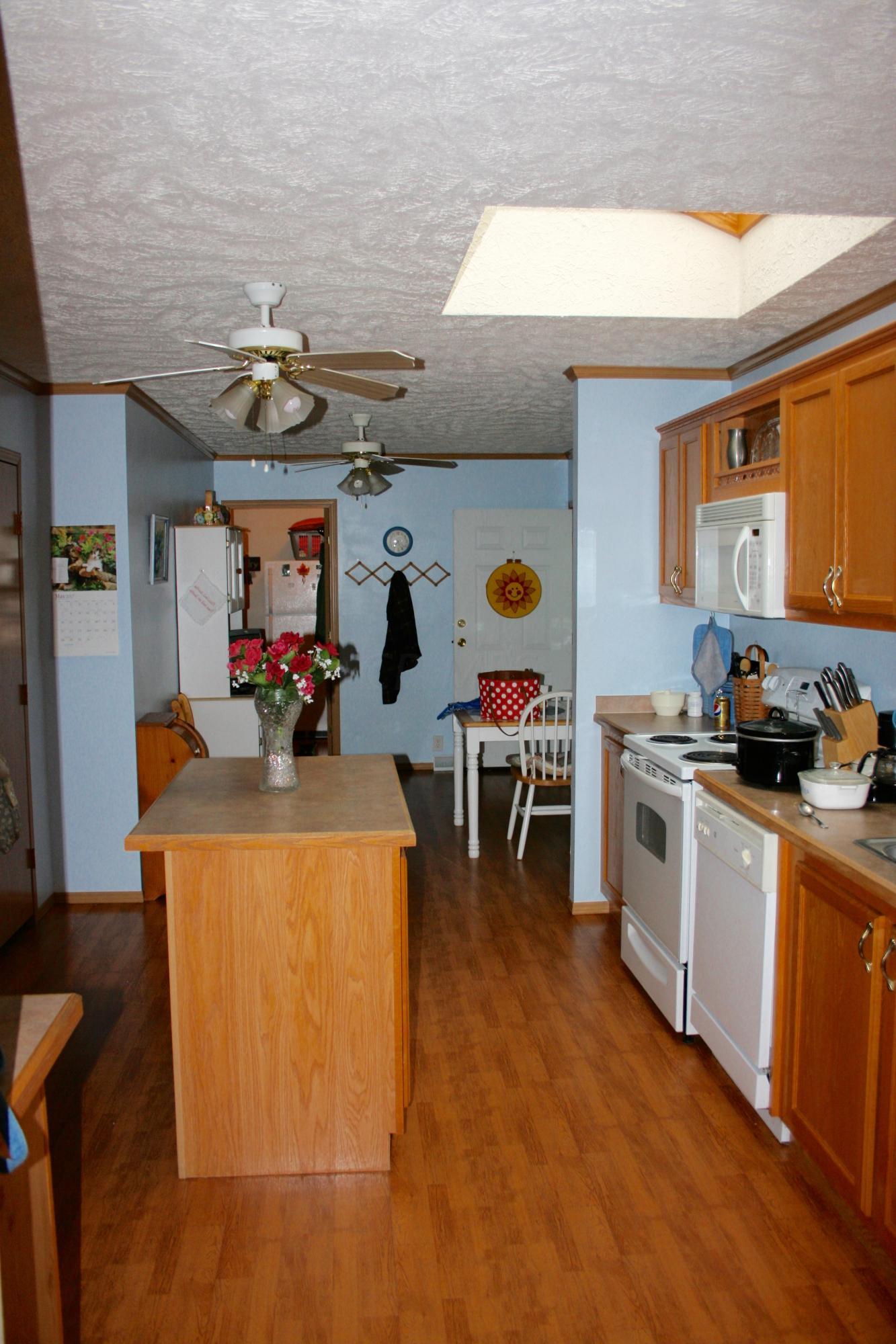 9315 Frazeysburg Road Dresden, OH 43821 - Photo 4 of 9