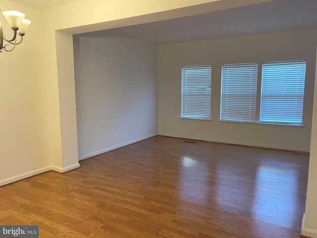 $2,950 | 4080 Fountainside Lane, Fairfax, VA 22030