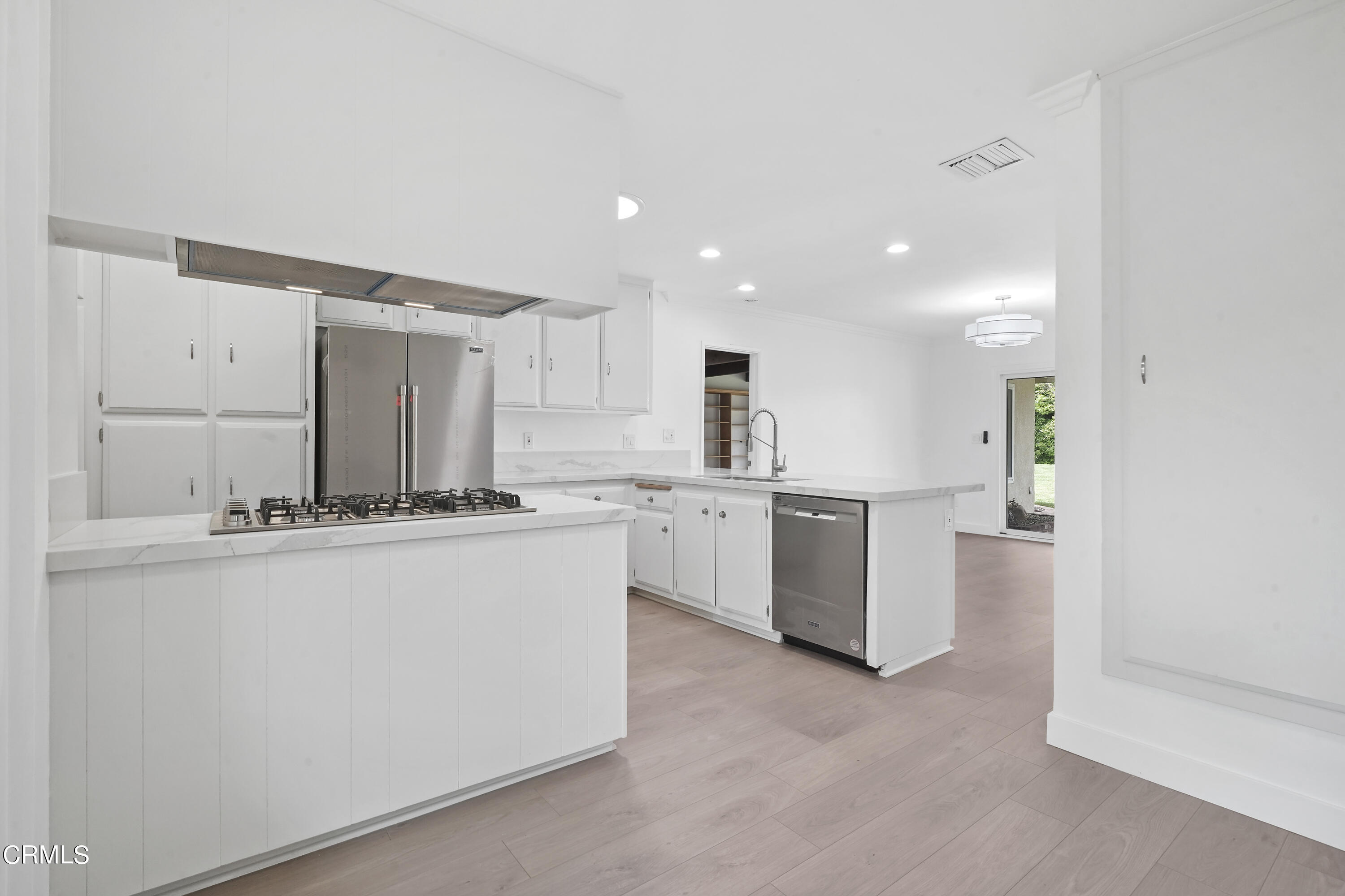 9509 Crystal View Drive Tujunga, CA 91042 - Photo 12 of 39 DSC09682