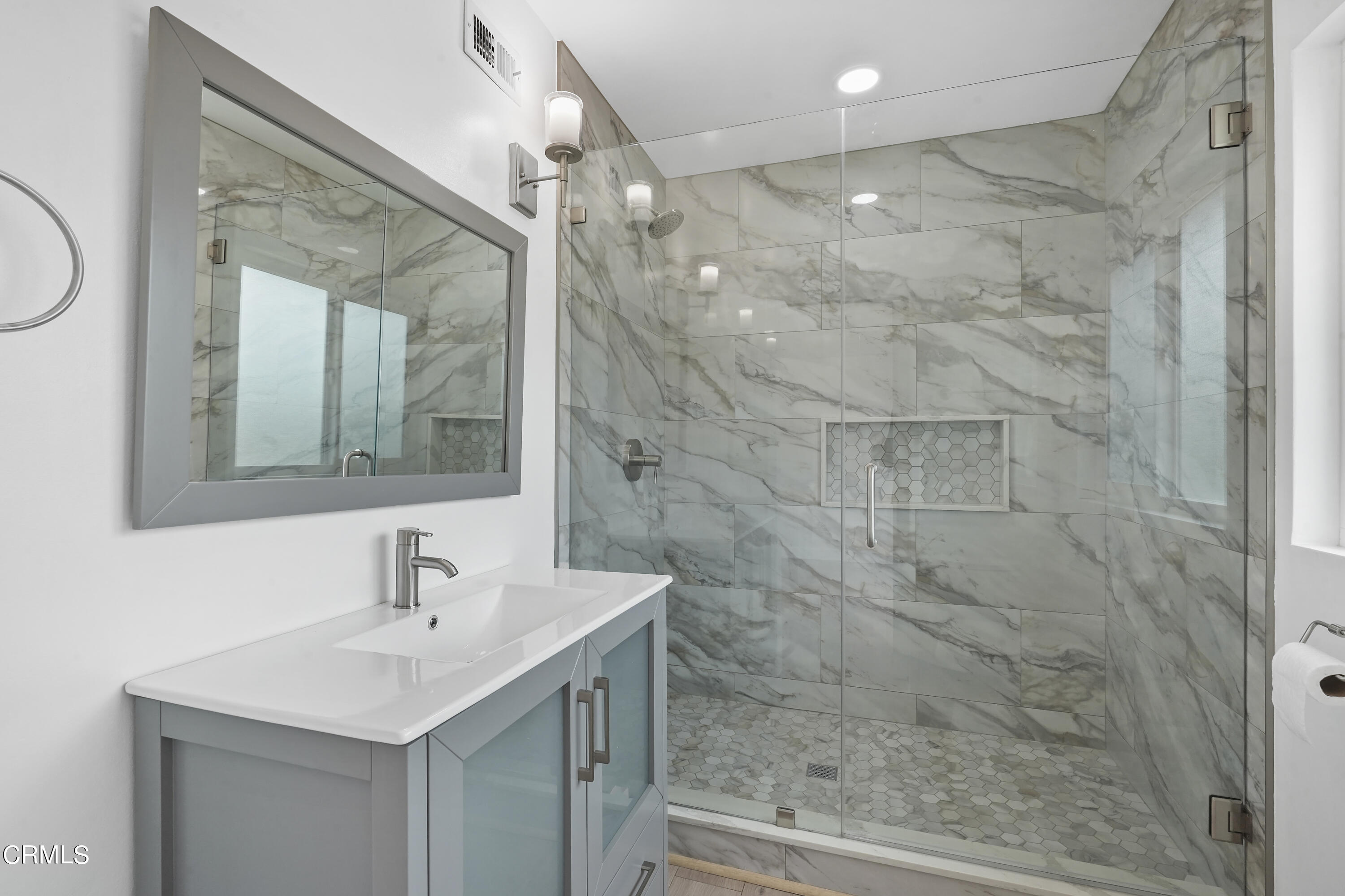 9509 Crystal View Drive Tujunga, CA 91042 - Photo 20 of 39 DSC09634