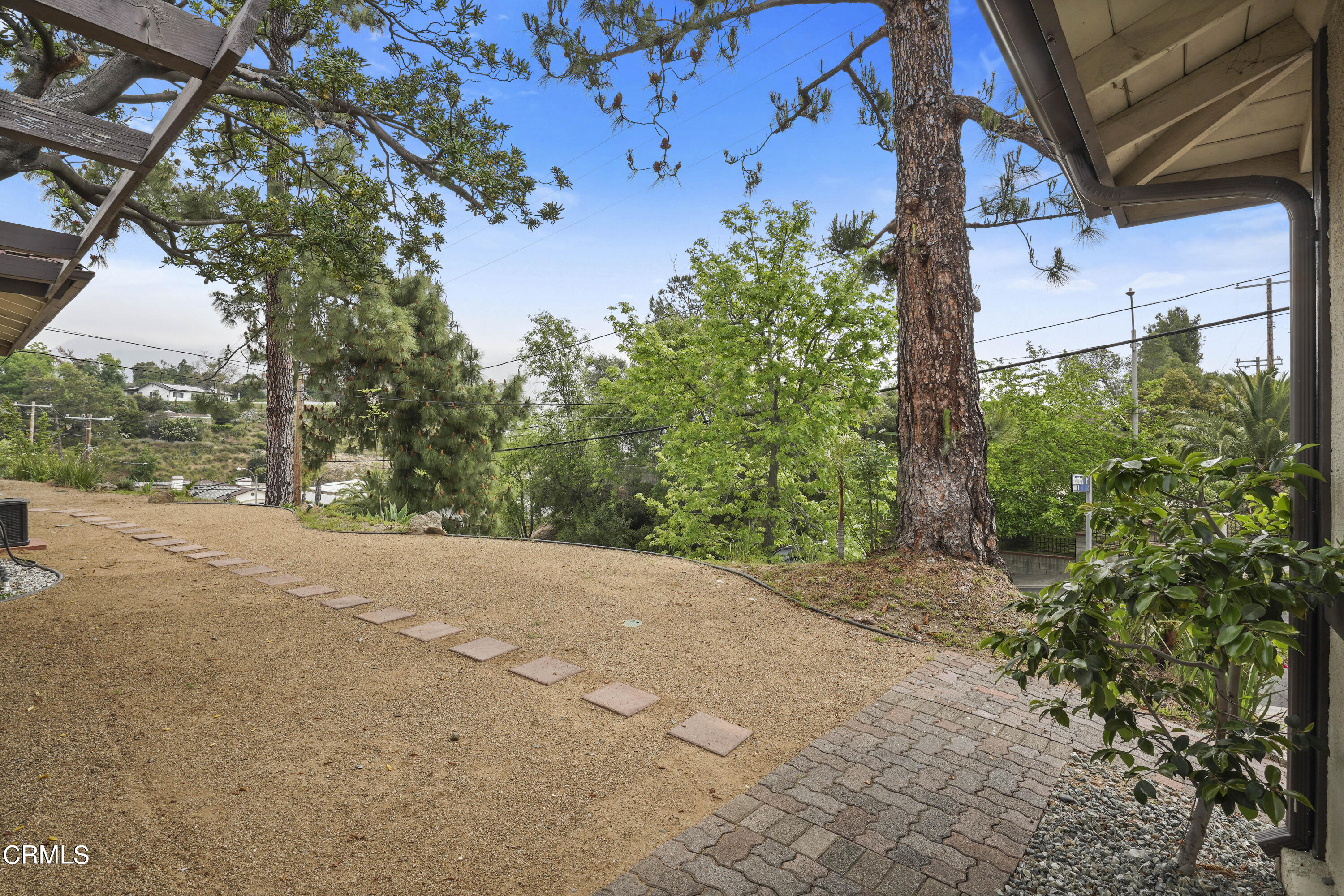 9509 Crystal View Drive Tujunga, CA 91042 - Photo 4 of 39 DSC09791