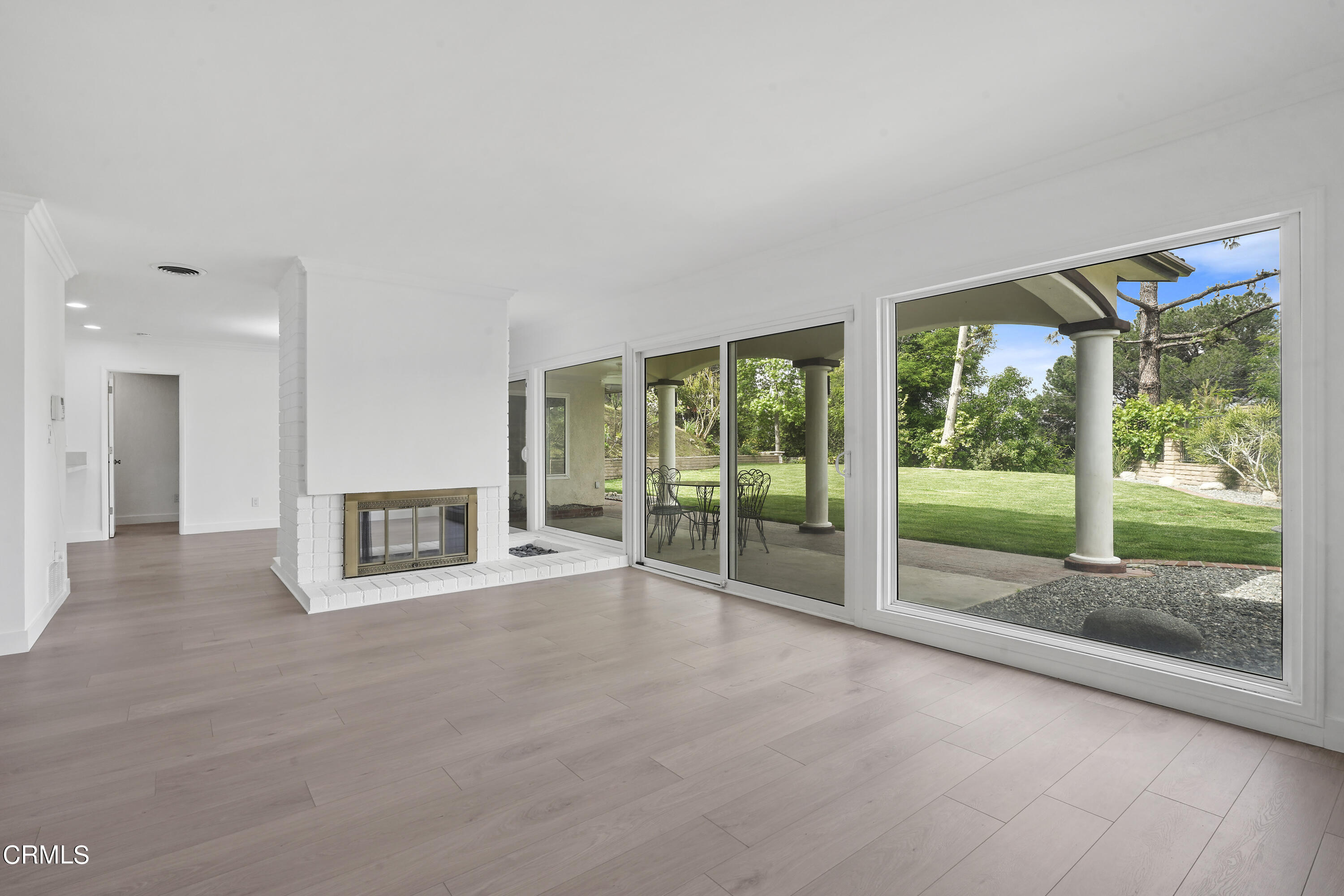 9509 Crystal View Drive Tujunga, CA 91042 - Photo 6 of 39 DSC09667