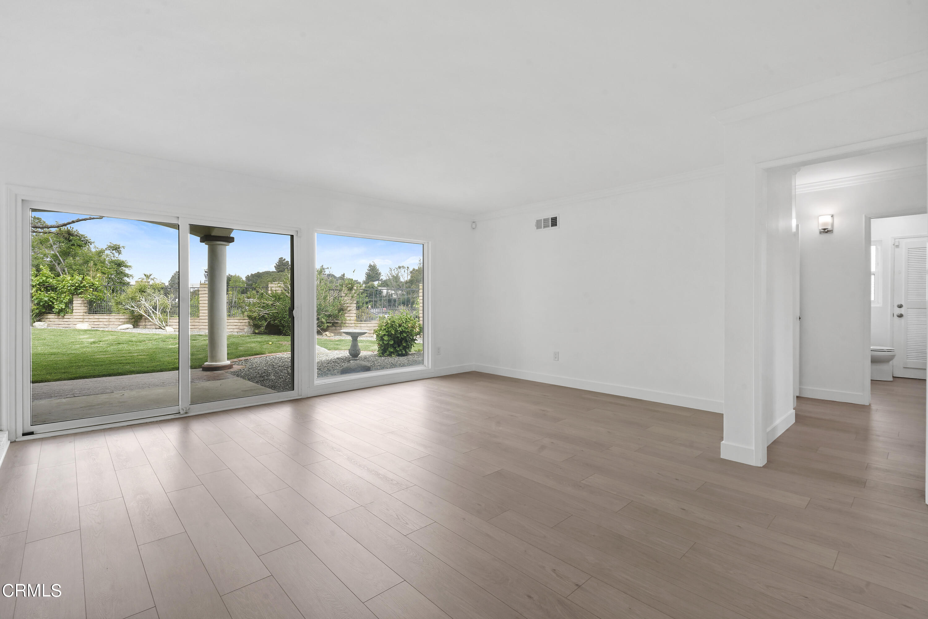 9509 Crystal View Drive Tujunga, CA 91042 - Photo 7 of 39 DSC09658