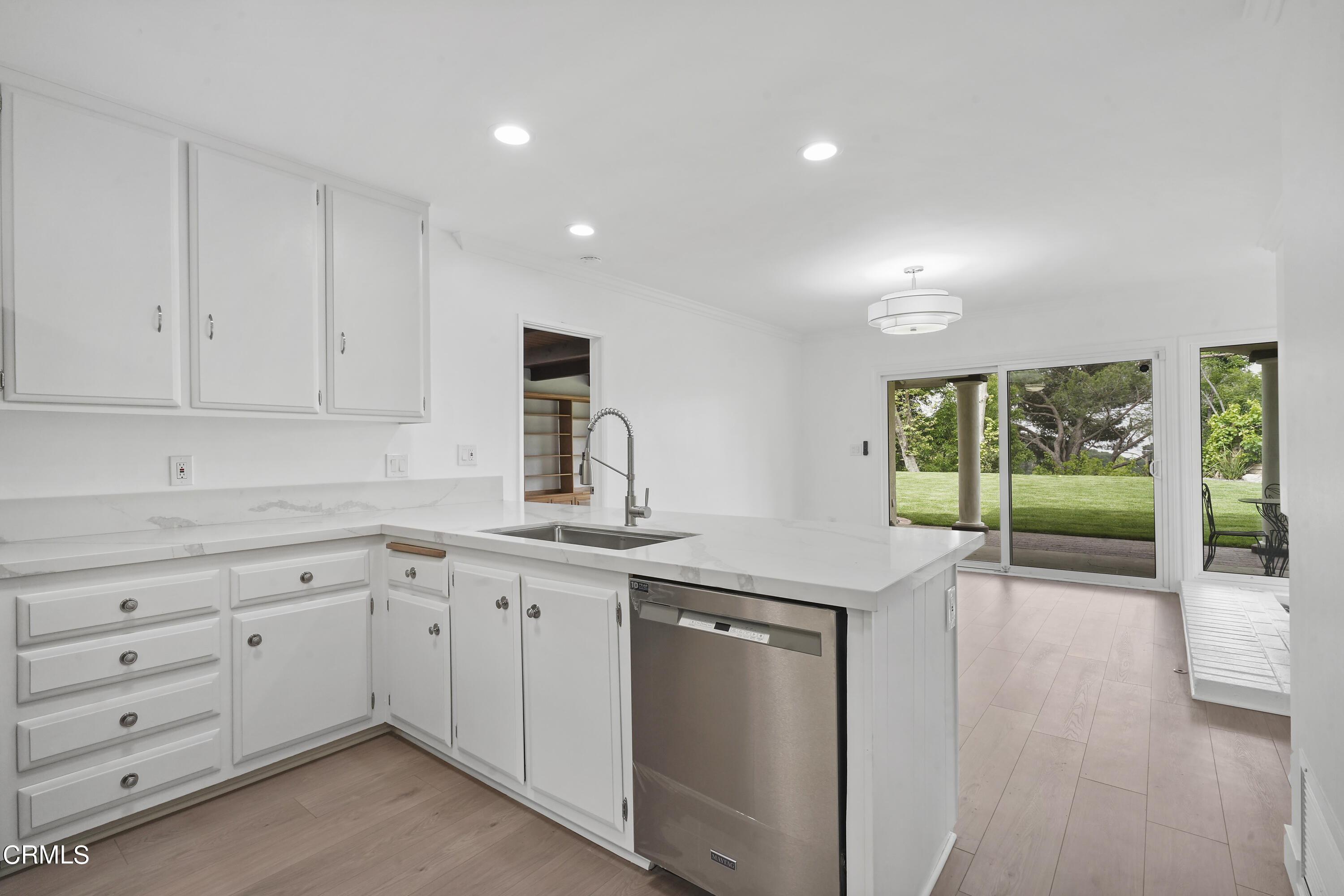 9509 Crystal View Drive Tujunga, CA 91042 - Photo 10 of 39 DSC09688