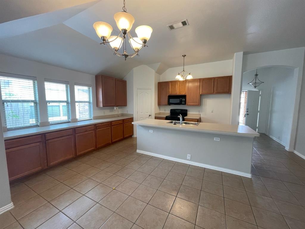 905 Remington Ranch Road Mansfield, TX 76063 - Photo 3 of 13