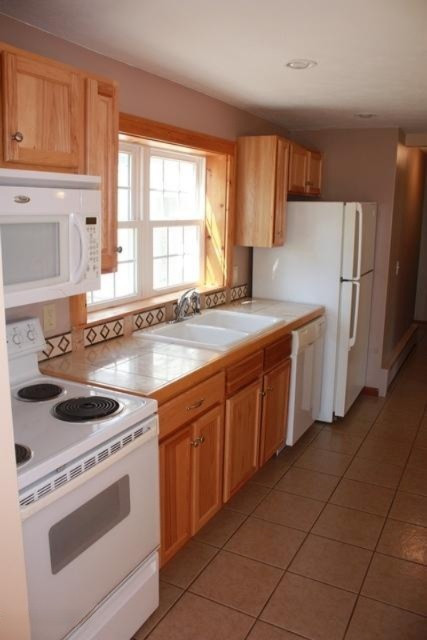 3553 O'Brien Road Southwest Grand Rapids, MI 49534 - Photo 8 of 15 Kitchen View