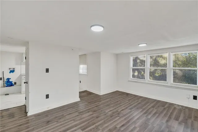 $185,000 | 572 South Crescent Avenue, Independence, MO 64053