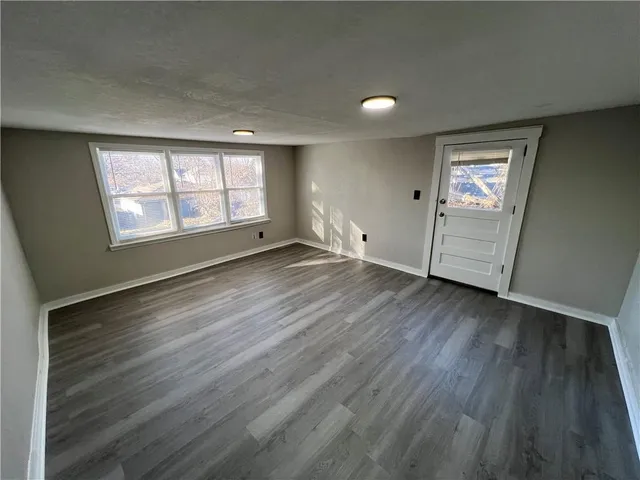 $185,000 | 572 South Crescent Avenue, Independence, MO 64053