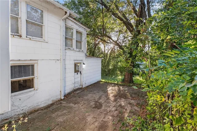 $185,000 | 572 South Crescent Avenue, Independence, MO 64053