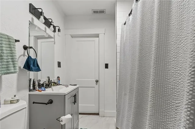 $185,000 | 572 South Crescent Avenue, Independence, MO 64053