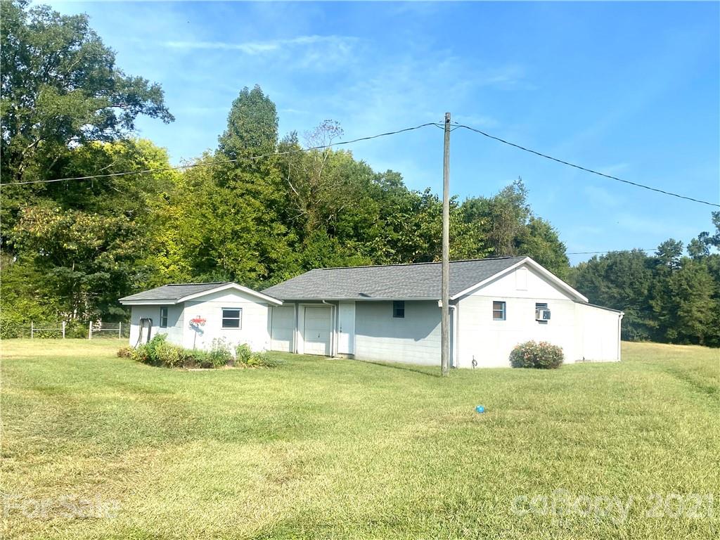 1899 Hopewell Road Rock Hill, SC 29730 - Photo 2 of 24 Gallery Image 2