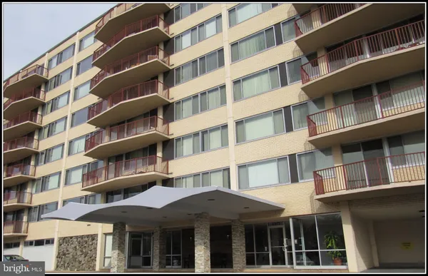 $1,750 | 5353 Columbia Pike, Unit 606, Arlington, VA 22204