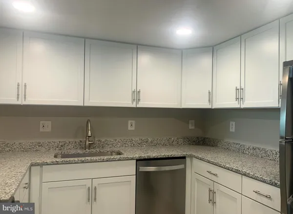 $1,750 | 5353 Columbia Pike, Unit 606, Arlington, VA 22204