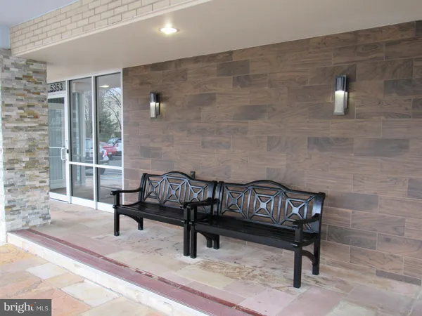 $1,750 | 5353 Columbia Pike, Unit 606, Arlington, VA 22204