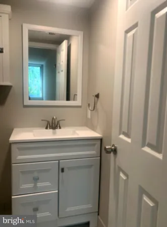 $1,750 | 5353 Columbia Pike, Unit 606, Arlington, VA 22204