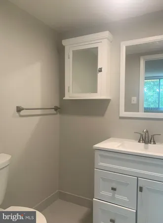 $1,750 | 5353 Columbia Pike, Unit 606, Arlington, VA 22204