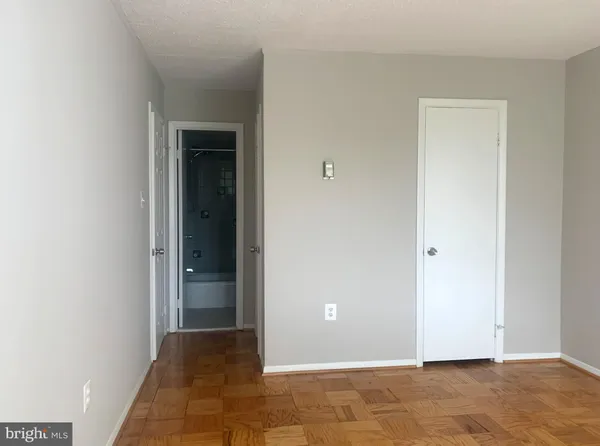 $1,750 | 5353 Columbia Pike, Unit 606, Arlington, VA 22204