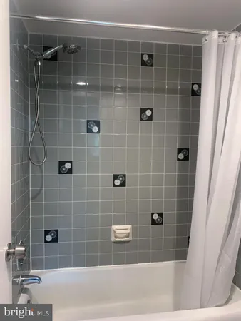 $1,750 | 5353 Columbia Pike, Unit 606, Arlington, VA 22204