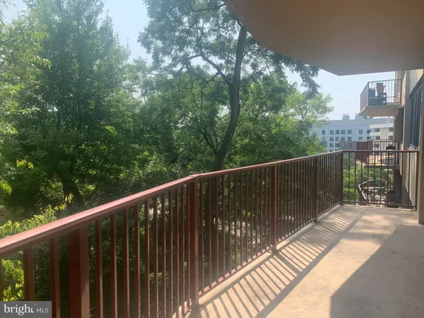 $1,750 | 5353 Columbia Pike, Unit 606, Arlington, VA 22204