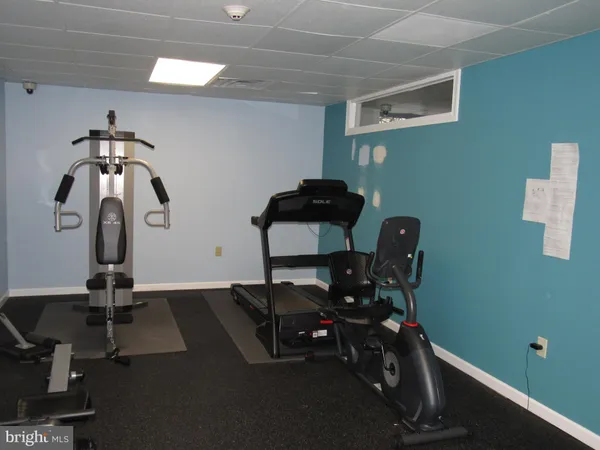 $1,750 | 5353 Columbia Pike, Unit 606, Arlington, VA 22204