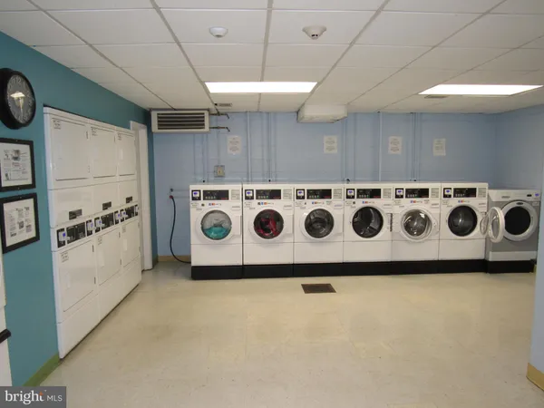 $1,750 | 5353 Columbia Pike, Unit 606, Arlington, VA 22204