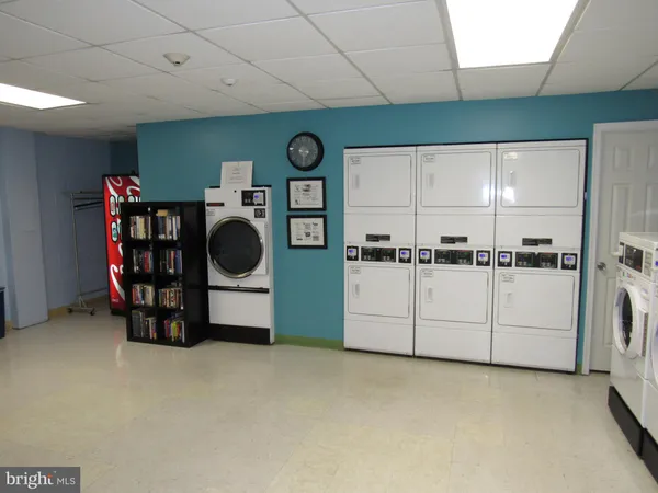 $1,750 | 5353 Columbia Pike, Unit 606, Arlington, VA 22204