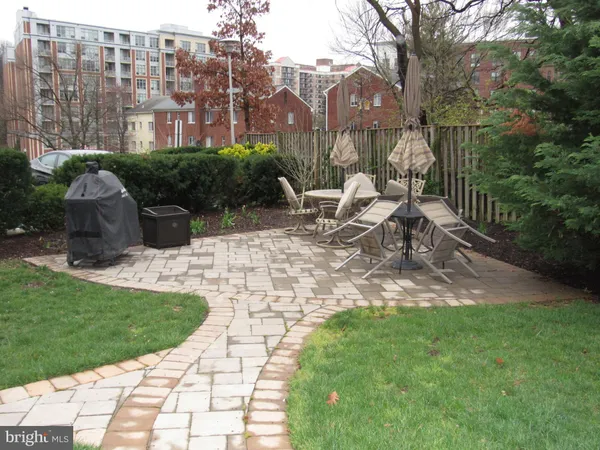 $1,750 | 5353 Columbia Pike, Unit 606, Arlington, VA 22204