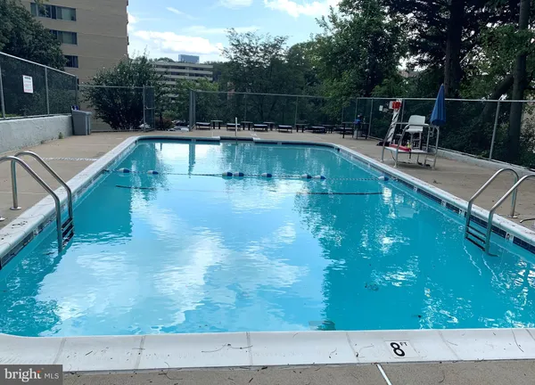 $1,750 | 5353 Columbia Pike, Unit 606, Arlington, VA 22204