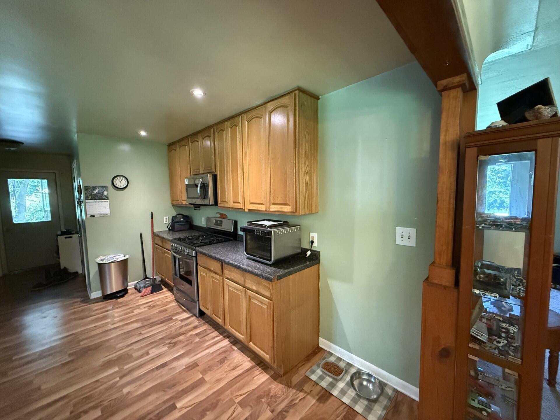 3201 South Meridian Road Jackson, MI 49203 - Photo 8 of 13 Mer kit 2