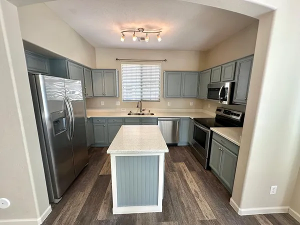 $2,200 | 1912 East Loma Vista Street, Gilbert, AZ 85295