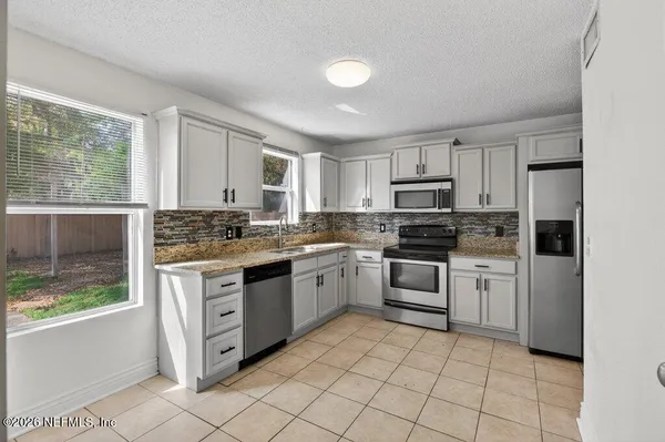 $2,100 | 518 Tuxedo Court, Jacksonville, FL 32225