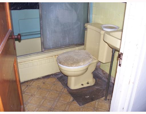11 King Road Middletown, RI 02842 - Photo 5 of 7 Other.