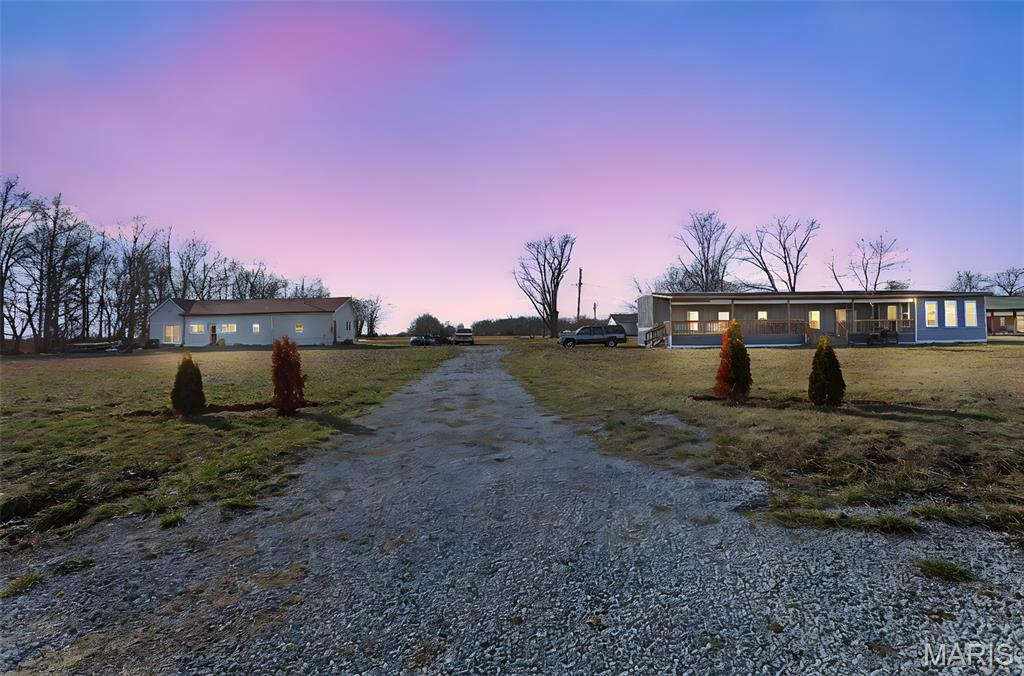 3665 Burning Star 2 Road Tamaroa, IL 62888 - Photo 4 of 27