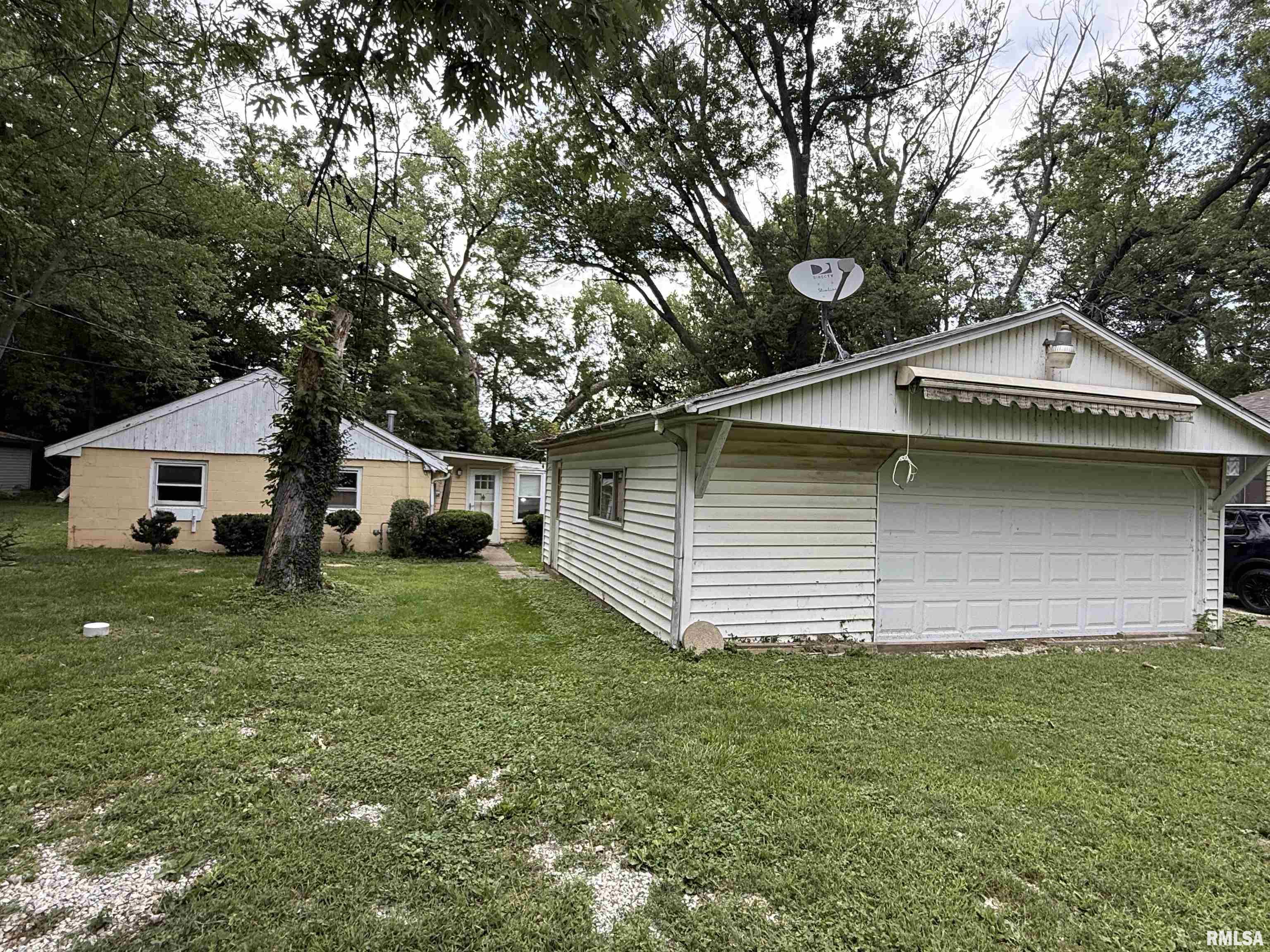 853 Kim Moor Road Peoria, IL 61607 - Photo 1 of 2 Gallery Image 1
