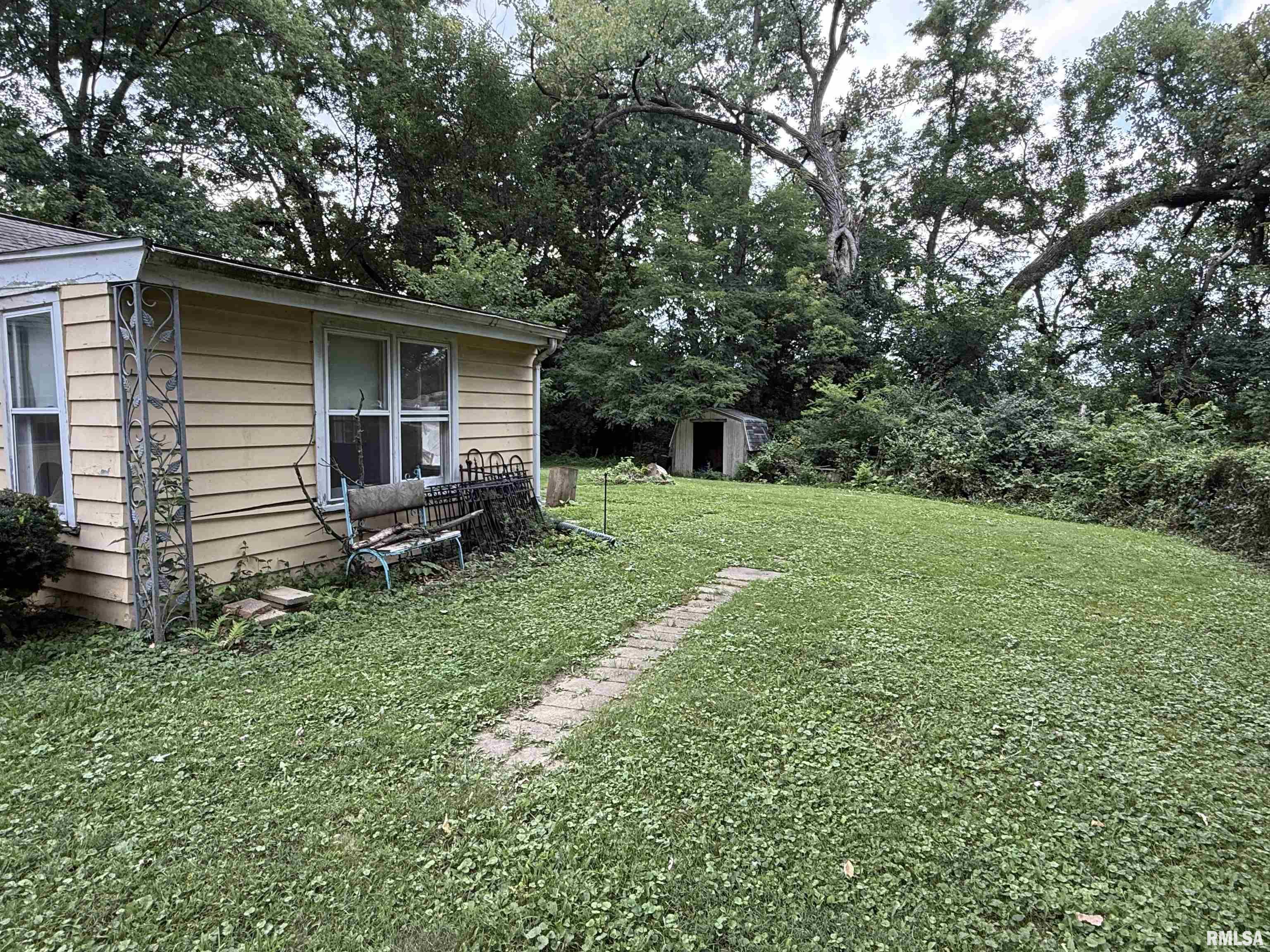 853 Kim Moor Road Peoria, IL 61607 - Photo 2 of 2 Gallery Image 2