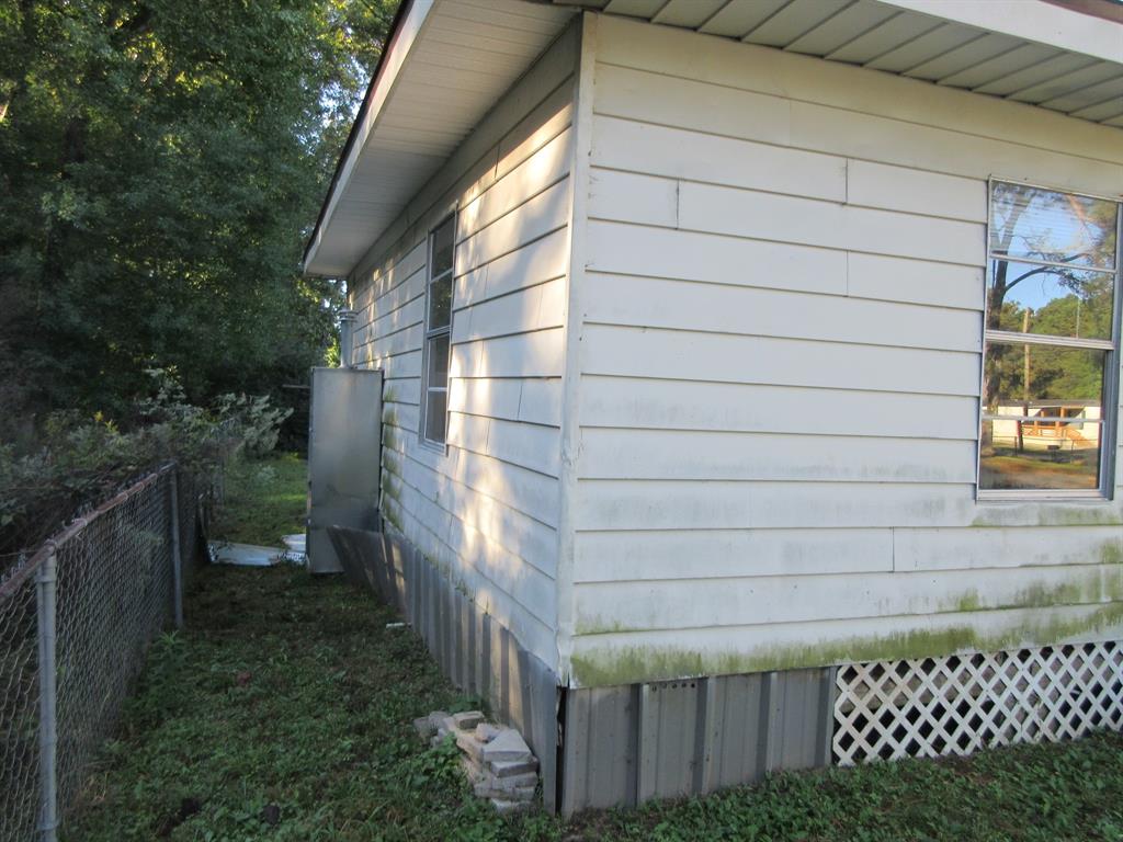 1021 Scarpengo Road Shreveport, LA 71107 - Photo 16 of 22 a view of a back yard