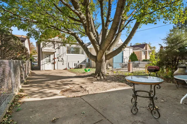 $279,900 | 1536 Kenilworth Avenue, Berwyn, IL 60402