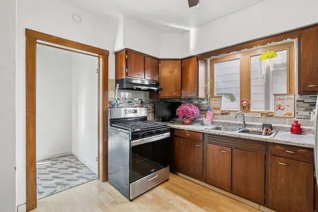 $279,900 | 1536 Kenilworth Avenue, Berwyn, IL 60402